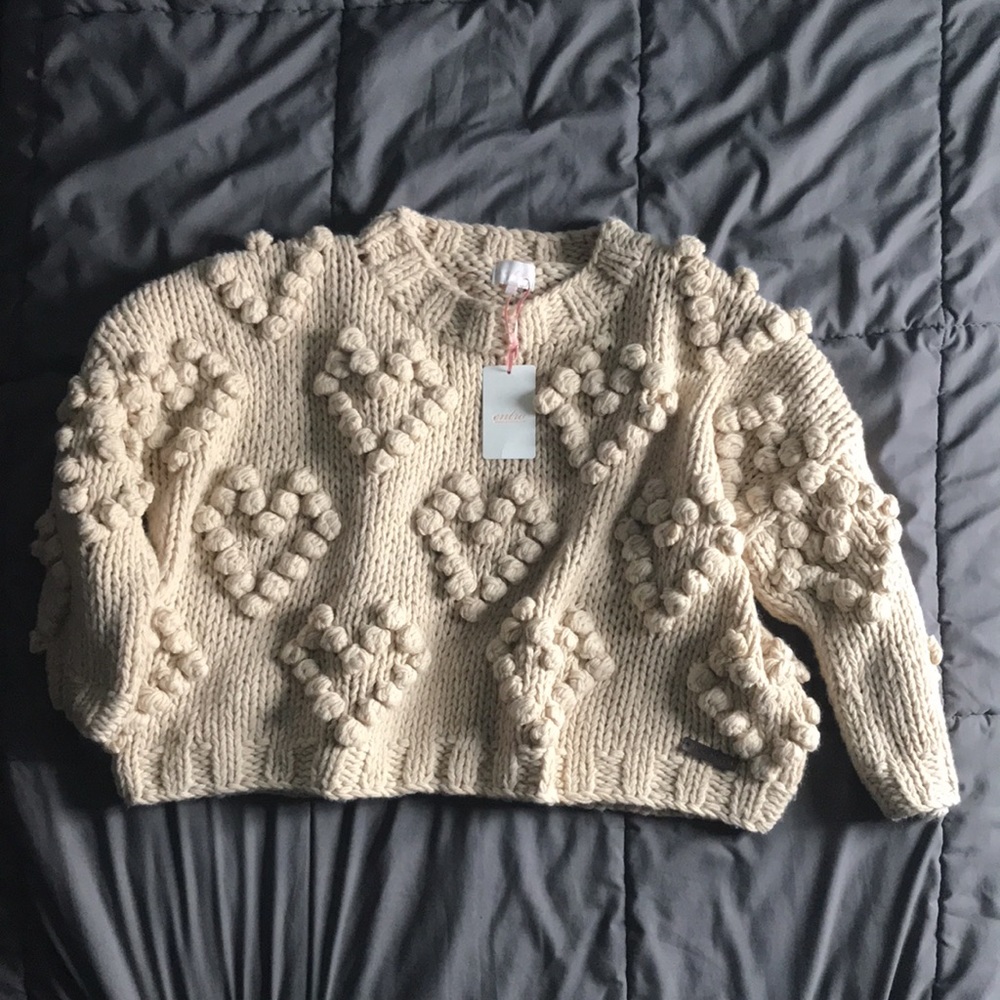 Entro beige women’s baggie hand made sweater Brand new with tags Size large.